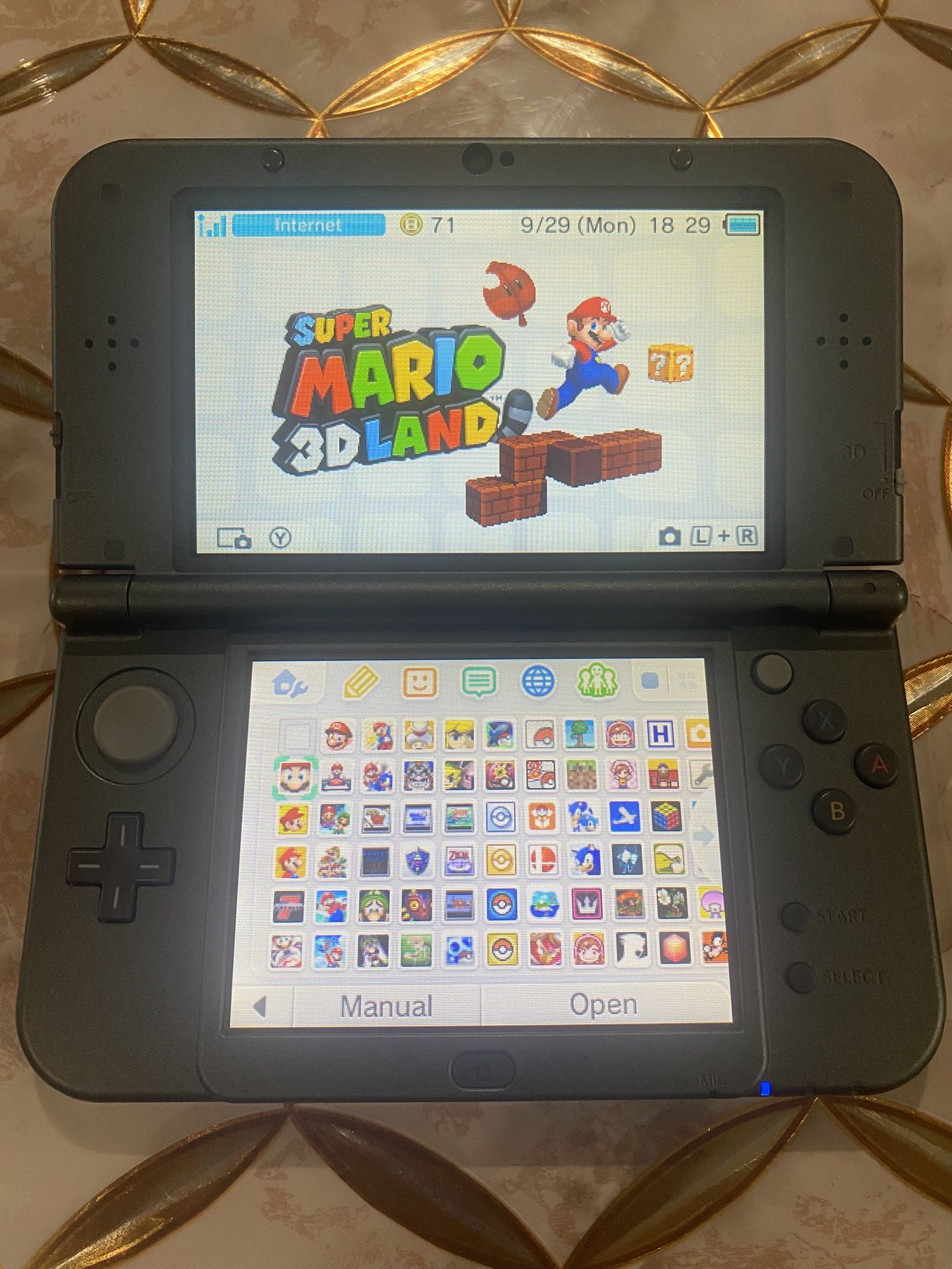 New Nintendo 3DS XL with 70+ games