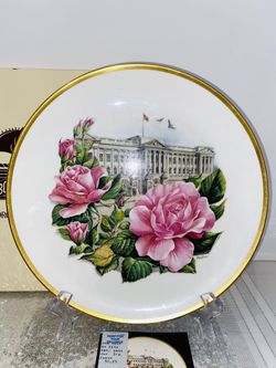 Authentic BOEHM Collectible Roses Of Excellence “Queen Elizabeth” Plate