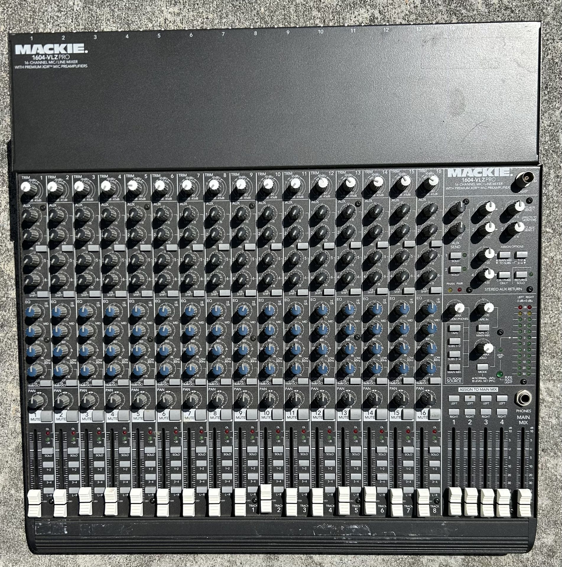 Mackie 1604VLZ Mixer