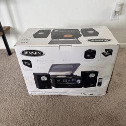 NEW Jensen 3-Speed Stereo Turntable