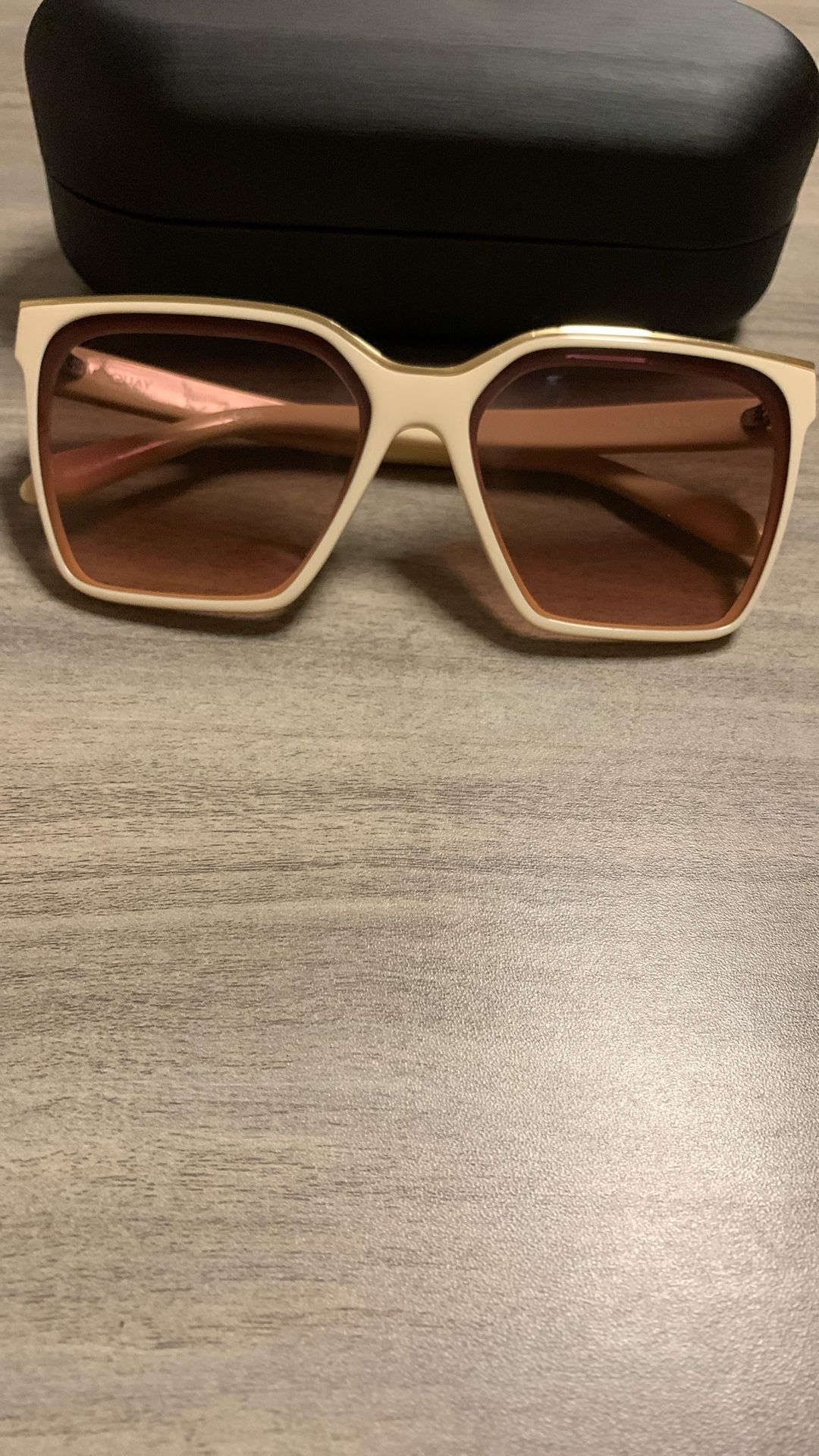 QUAY Level Up Sunglasses Chamomile Frame Dark Fawn Lens NWT QUAY Level Up Sunglasses Chamomile Frame Dark Fawn Lens NWT main image 4