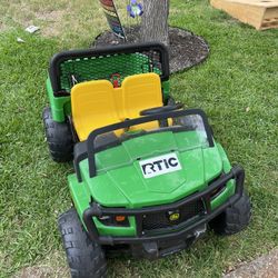 John Deere Gator 