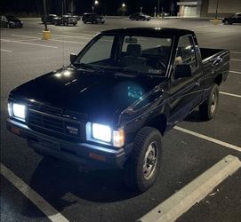 1986 To 1996 NISSAN PICKUP TRUCK GLASS OEM STYLE LED HEADLIGHTS