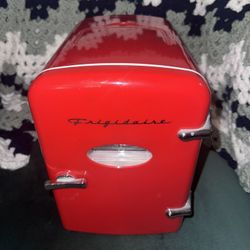 Mini Fridge - soda or cosmetics - barely used