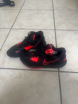 Nike Kyrie Basketball Sneakers Black Red, Size 8