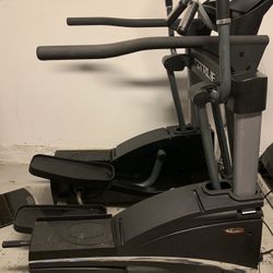 True TSX Elliptical Machine