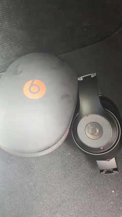 Beats wireless studio