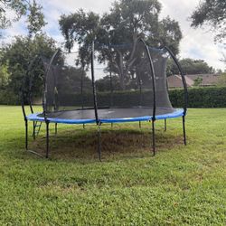 Trampoline 