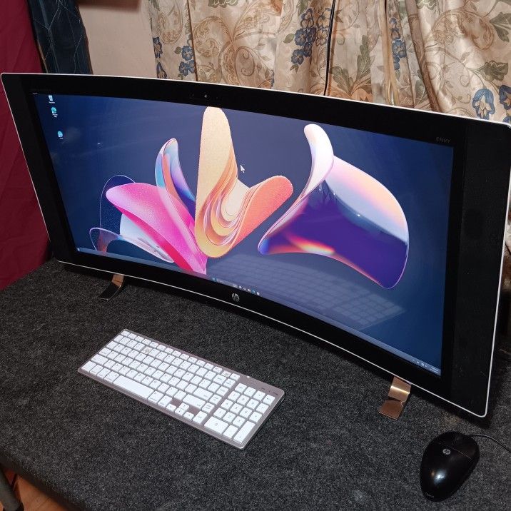 HP ENVY 34" Curved Ultra-Wide QHD 4K All-in-One PC