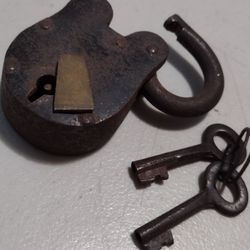 Leavenworth Federal Prison 3" x 5" Cast Iron Lock & Keys Antique Prison Jail

