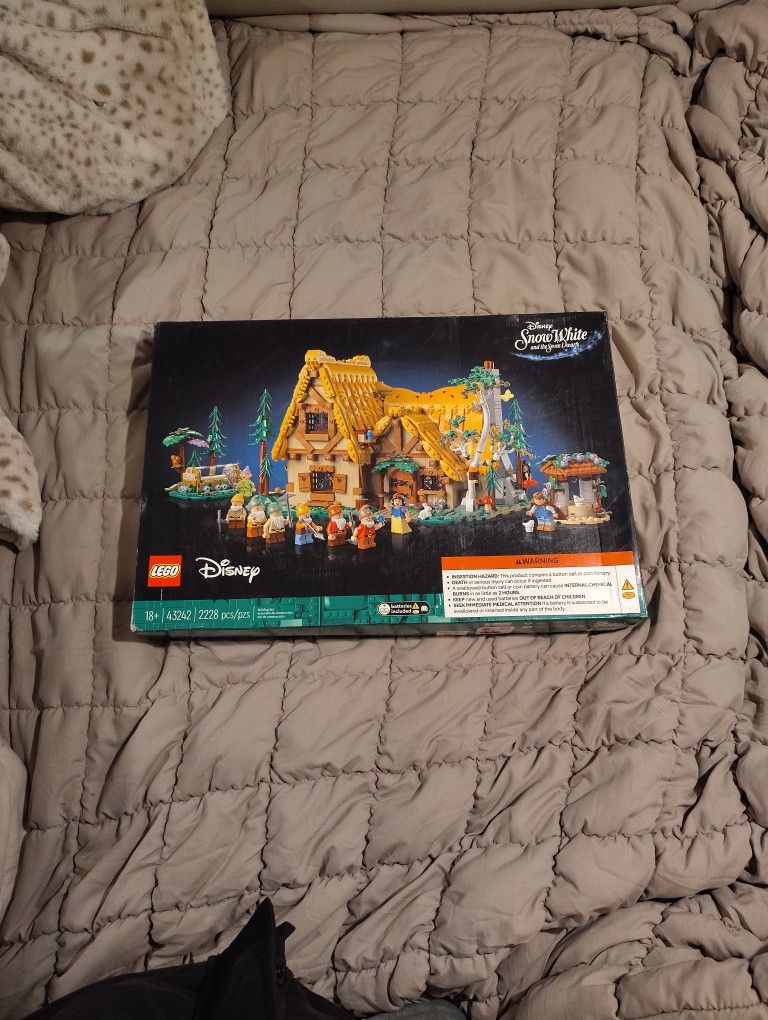 LEGO 43224 Snow White And The Seven Dwarfs