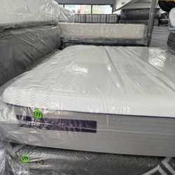 QUEEN SIZE PURPLE .3 MATTRESS & BOX SPRING BED SET