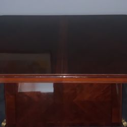 Cherry Wood Dining Rm Table(only)plus A Leaf For Center