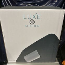 Luxe Kitchen 4L Mini Fridge (new)