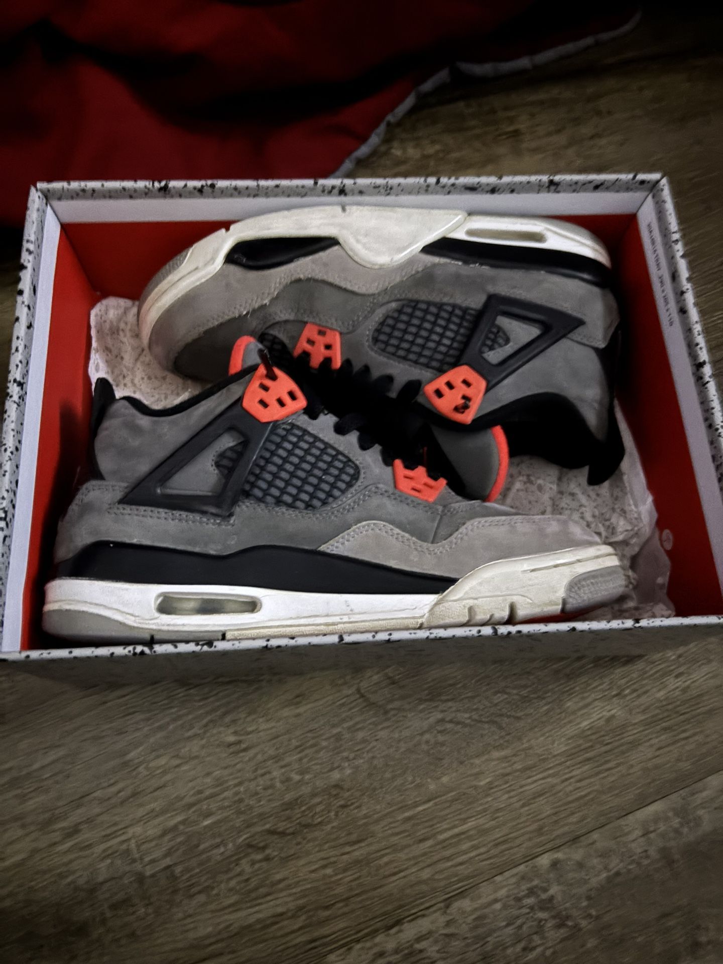 Jordan Retro 4 Gray