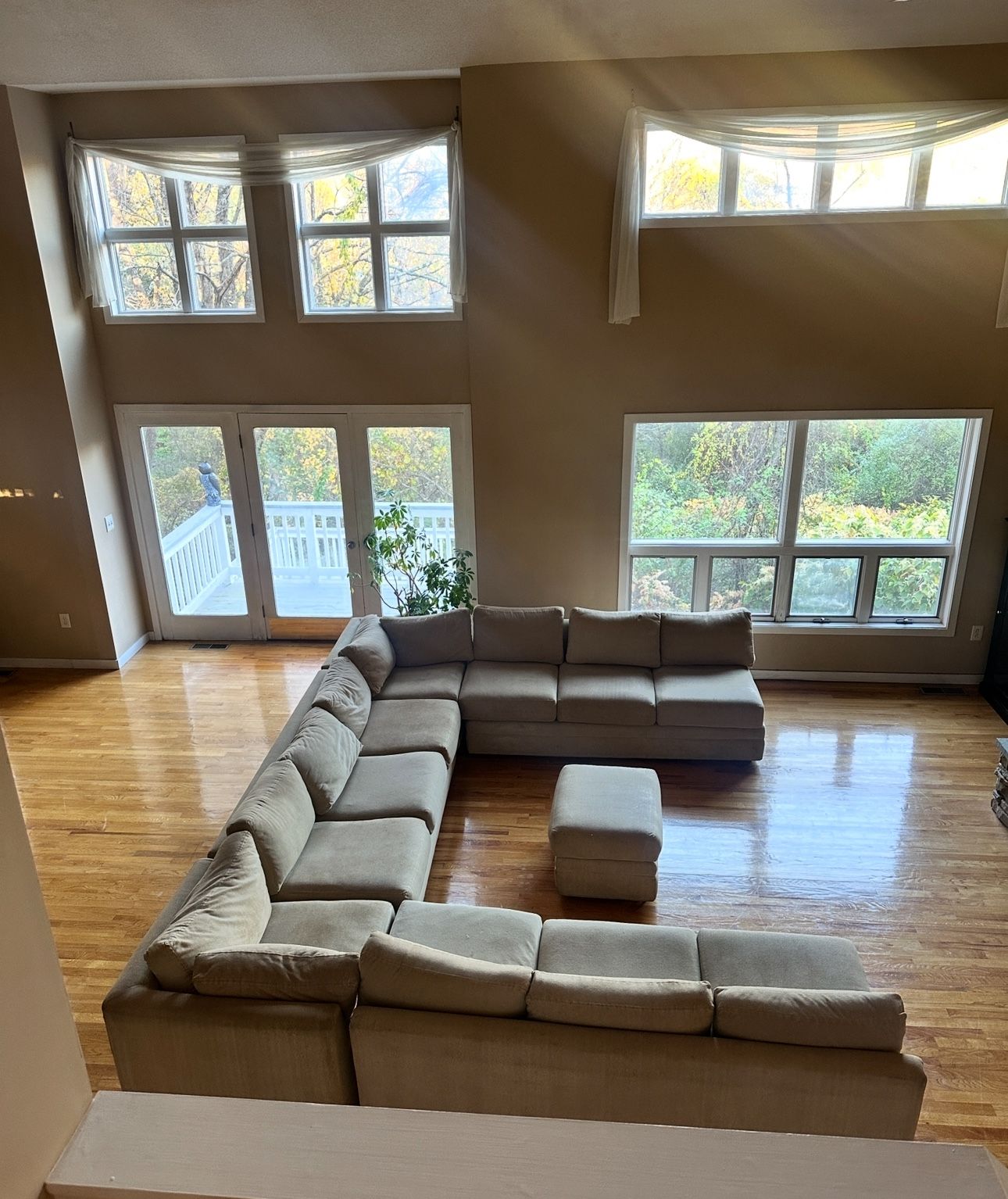 SEALY SECTIONAL COUCH 