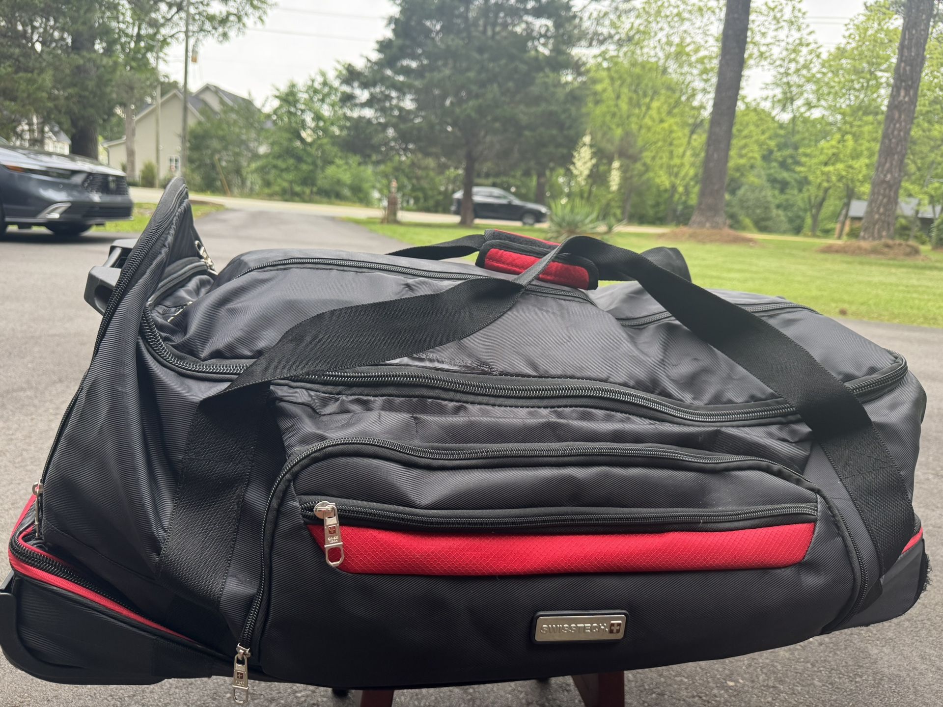 SwissTech Navigation 36" Drop Bottom Rolling Duffel with Telescopic Handle