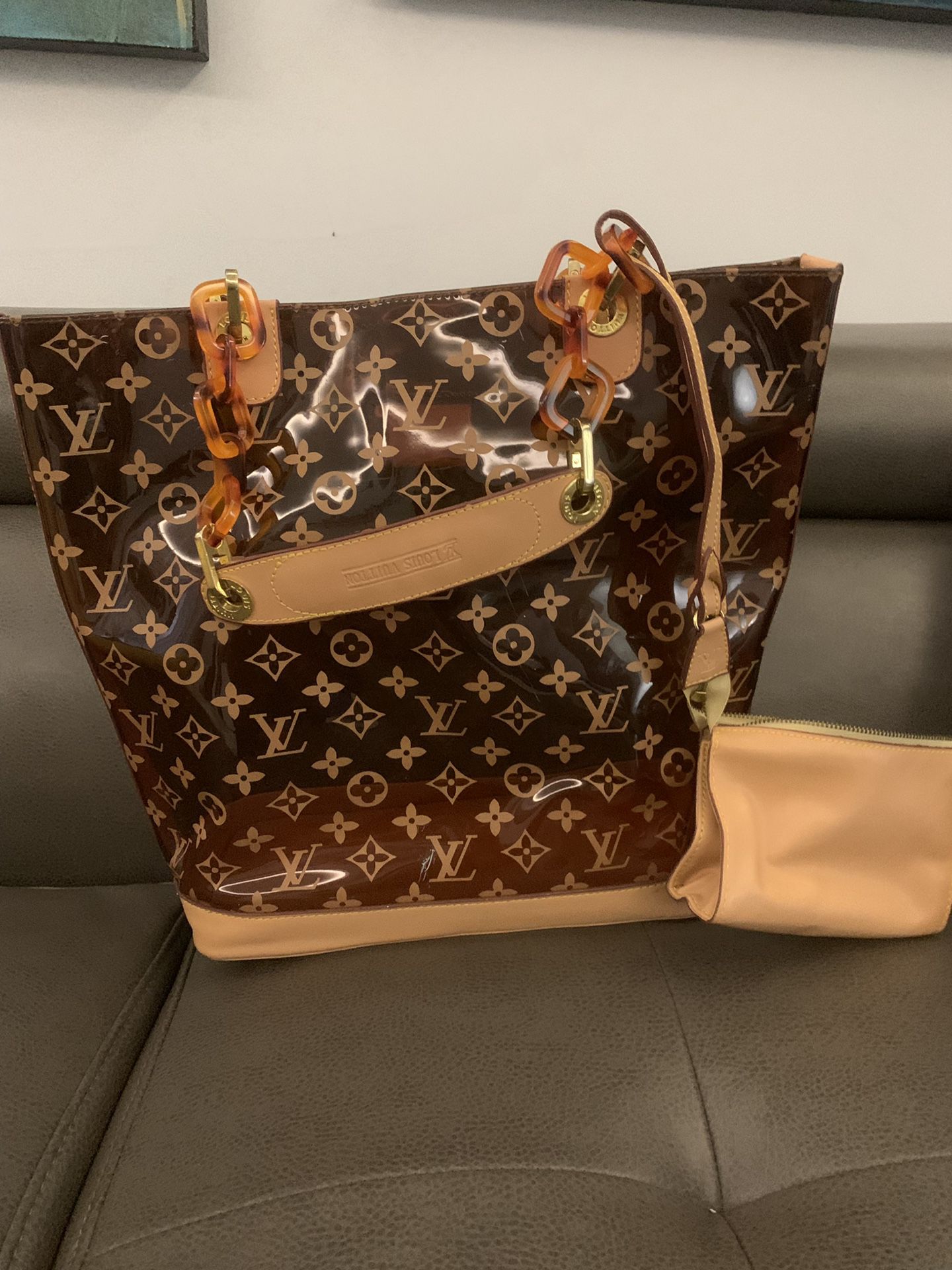 Original Louis Vuitton woman hand bag - negotiable