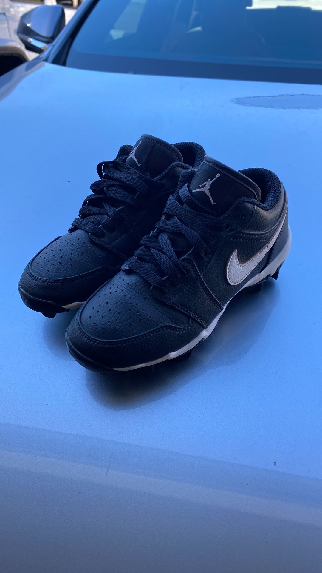 Jordan Low 1 Baseball Cleats