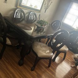 Dinette Set W/ 6 Chairs AVAILABLE  ( Looking To Move)