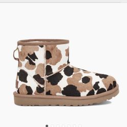 UGG SIZE 7