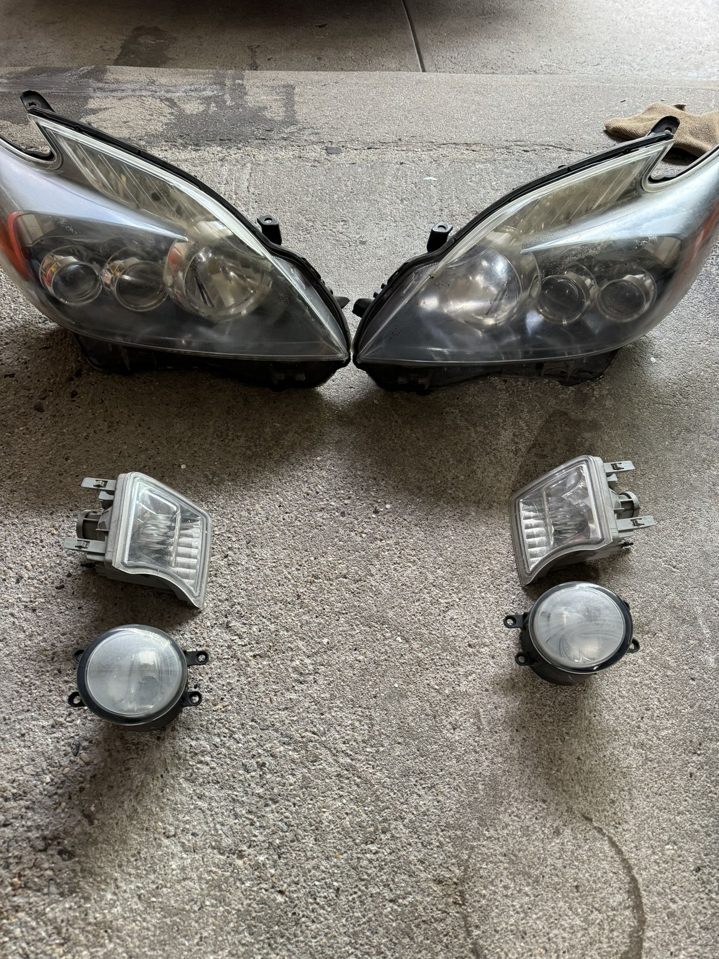 Prius Headlights Complete Front Set
