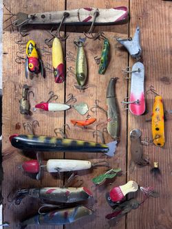 1940/50’s wooden fishing lures vintage