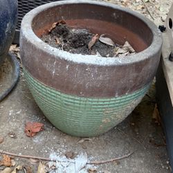 Ceramic glazed pot