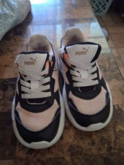 Girls shoes