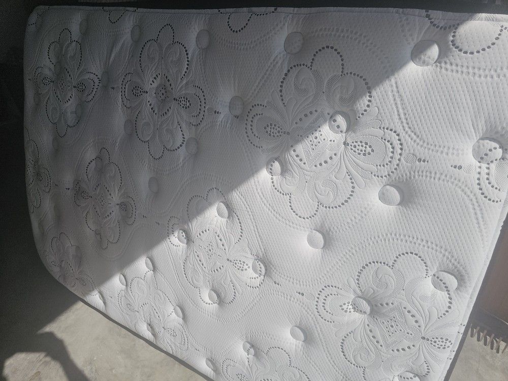 Full Mattress Like New 