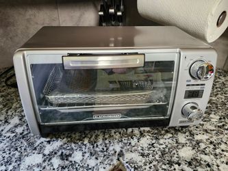 BLACK+DECKER Crisp ‘N Bake Air Fry Digital 4-Slice Toaster Oven