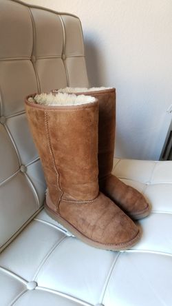 UGG boots Tall camel size 4 but (fits 6-7)
