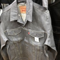 Levi’s Trucker Jacket 