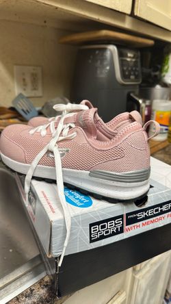 Teniz de casquiyos nuevoz size 6 SKECHER