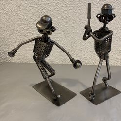 A Pair Of  Metal Art Sculpture Baseball Players, Industrial Metal Decor Sculpture And Figurine  Nuts and bolts metal baseball players sculpture and fi
