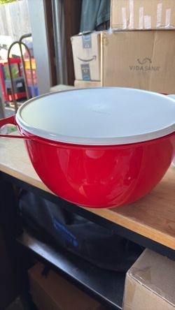 Tupperware bowl