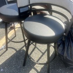 Floor Lamp & Bar Stools