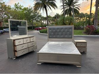 Beautiful Bedroom Set Queen Size Solid Wood Silver Color In Excellent Condition by Coaster Furnitur