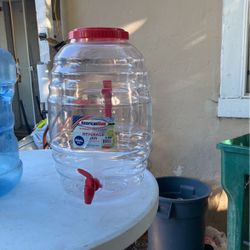 Galón Para El Agua $10