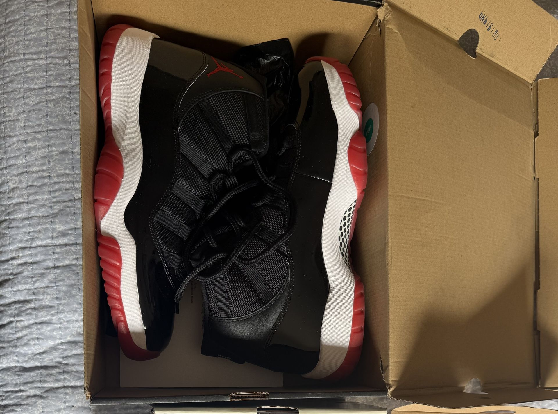 Air Jordan 11 Bred 2019 M12.5 