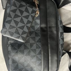 Black patterned bag with mini wallet 