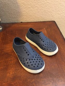 Boys size 7/8c summer sandals