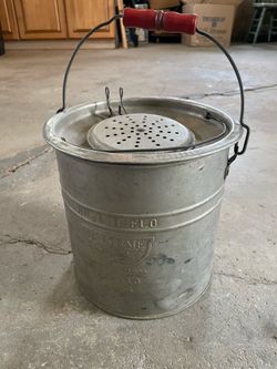 Vintage Nu-Air-Flo Minnow Bucket