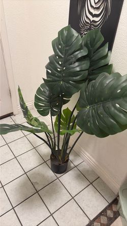 Artificial Monstera plant Artificial Monstera plant