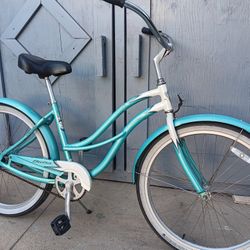 ELECTRA.   Beach Cruiser.       26"tires 