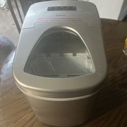 Homes Mini Ice Maker.