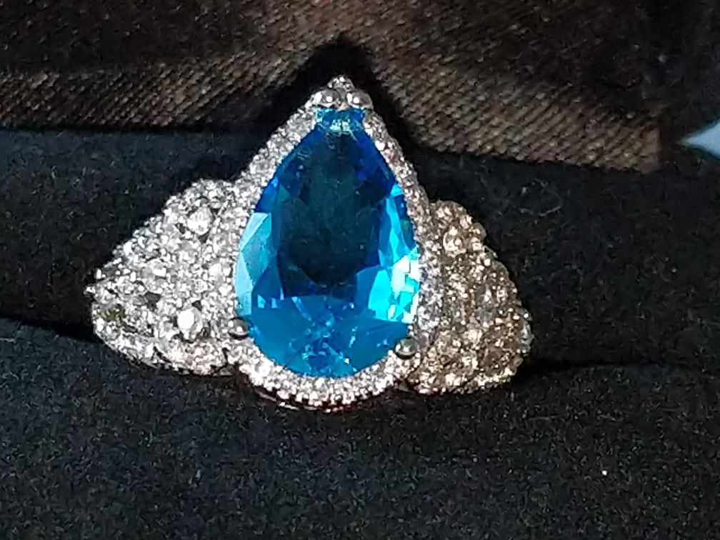 Genuine aquamarine ring
