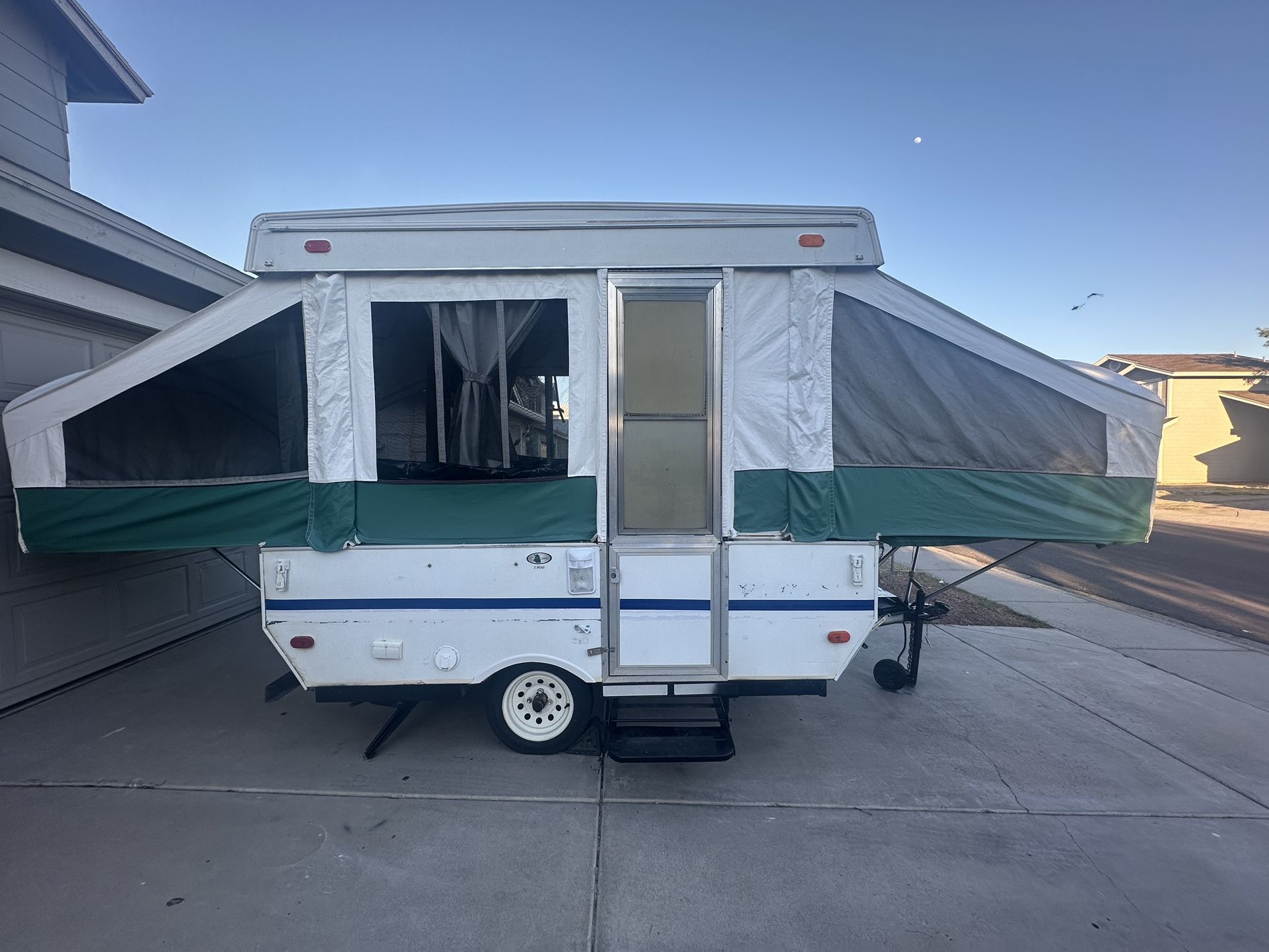 2000 Viking Pop Up Trailer