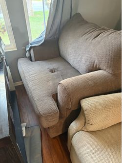 Couch set