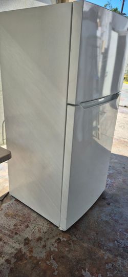 bendo refrigerador semi nuevo